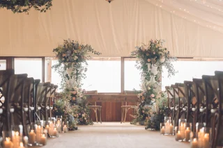 🌿 Sunday inspiration from Holly & Chris's stunning March day with show-stopping florals by @hibiscusfloral in collaboration with styling by @rusticbyrebecca. 
✨ The starlit marquee is a popular choice for ceremonies offering a stunning backdrop and scope for exciting styling. 
🌷 Our team, in partnership with the exceptional @rossandrossevents transform the space in a matter of moments in preparation for the wedding breakfast, while your guests are treated to reception drinks and canapes in the spacious bar or gardens. This one was lead by the brilliant @katielouweddings. 
📷@elliemac.photography
🌷@hibiscusfloral
🕯 @rusticbyrebecca