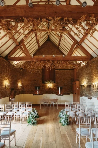 🌿 Spring has sprung at Crockwell and with the long Easter weekend coming up, there's never been a better time to view the venue. 
🌸 If you're searching for your perfect match, get in touch. We have weekend availability to view over the coming weeks. The gardens are looking beautiful, Orchard is ready for ceremonies and Farmhouse refurbishment complete.
✨ We even have a few very rare Special Offers on weekend dates both this December and next Spring. 
📧 Get in touch for a detailed quote and to book a visit. 
📷 @elliemac.photography, @willwarr